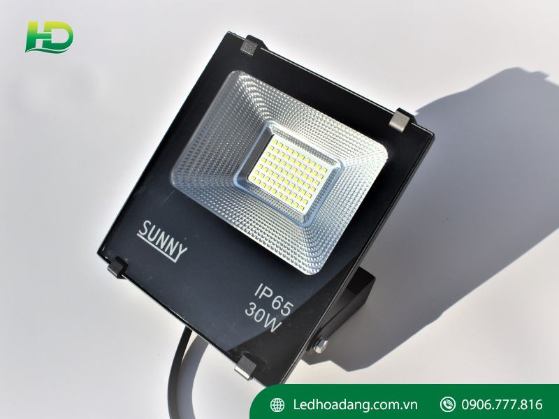 ưu điểm đèn pha LED SMD 30W
